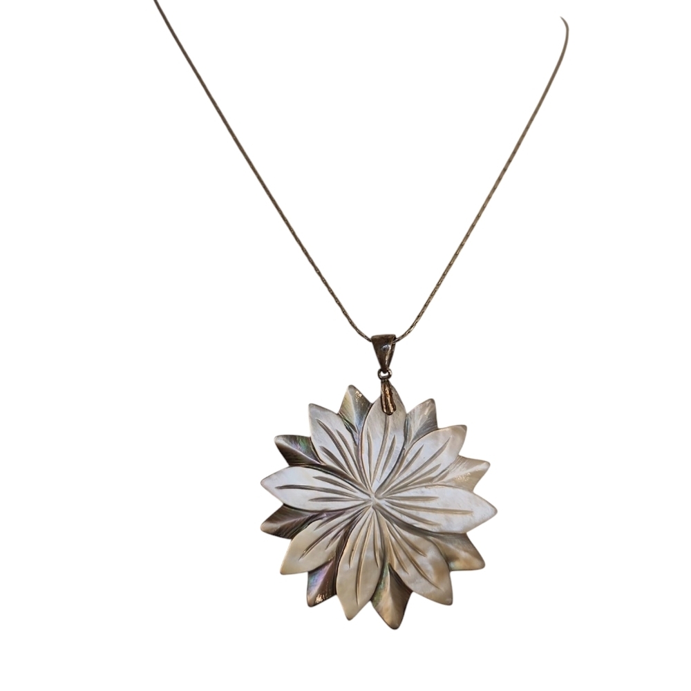 NWT Cookie Lee Vintage Silvertone Floral Shell 2 In 1 Pendant Necklace